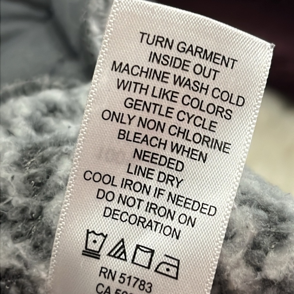Maurice’s maroon and gray pull over faux Sherpa sweatshirt XL - Picture 12 of 12